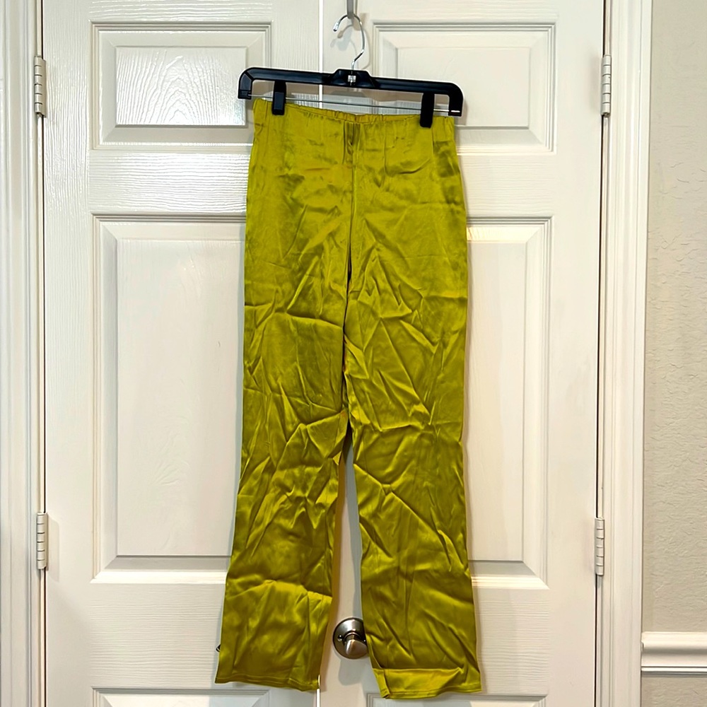 NWOT M Zara trousers